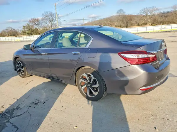 1HGCR2F09HA009017 2017 HONDA ACCORD - Image 2