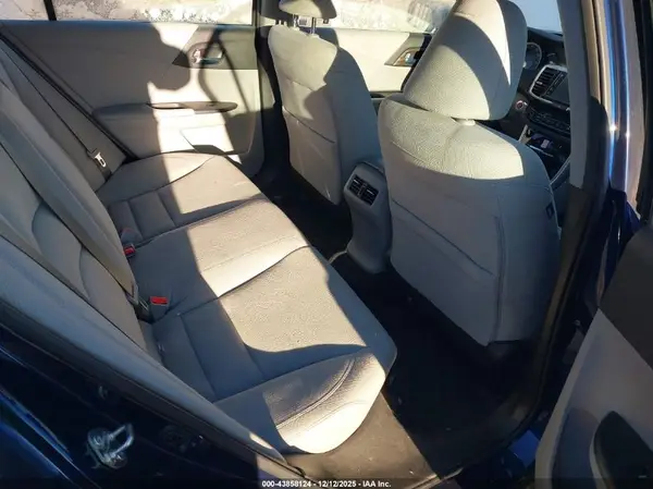 1HGCR2F09HA075602 2017 HONDA ACCORD - Image 8