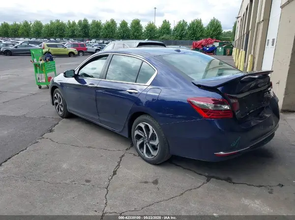 2017 HONDA ACCORD IAAI lot 42335100 auction photo 3