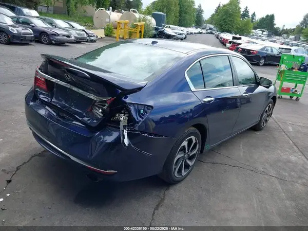 2017 HONDA ACCORD IAAI lot 42335100 auction photo 4