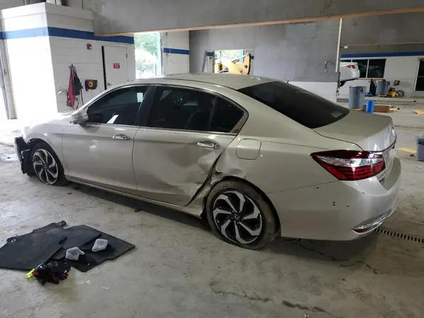1HGCR2F0XHA180858 2017 HONDA ACCORD - Image 2