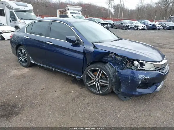 1HGCR2F10HA013935 2017 HONDA ACCORD - Image 1