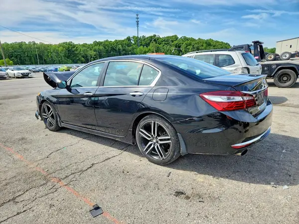 1HGCR2F10HA015457 2017 HONDA ACCORD - Image 2
