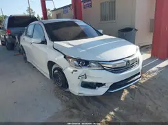 1HGCR2F10HA028953 2017 HONDA ACCORD