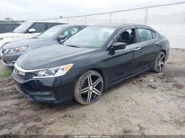 1HGCR2F10HA057112 2017 HONDA ACCORD - Image 2