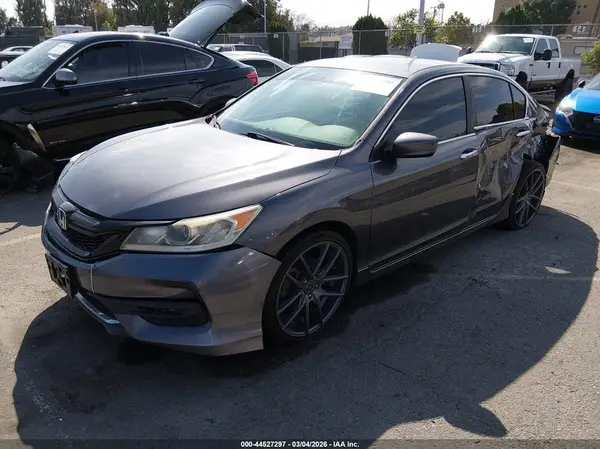 1HGCR2F10HA075108 2017 HONDA ACCORD - Image 2