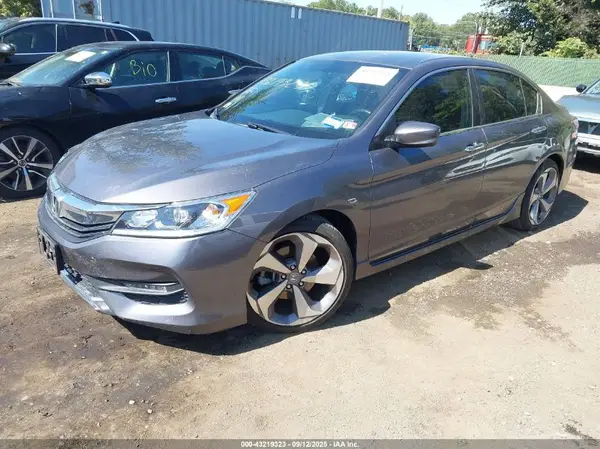 1HGCR2F10HA093575 2017 HONDA ACCORD - Image 2