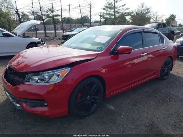 1HGCR2F10HA111024 2017 HONDA ACCORD - Image 2