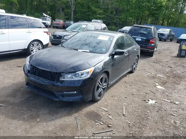 1HGCR2F10HA182000 2017 HONDA ACCORD - Image 2