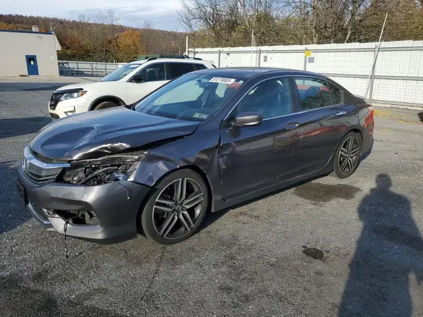 1HGCR2F10HA302250 2017 HONDA ACCORD - Image 1