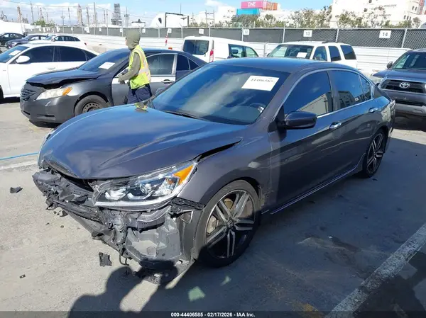 1HGCR2F11HA033708 2017 HONDA ACCORD - Image 2