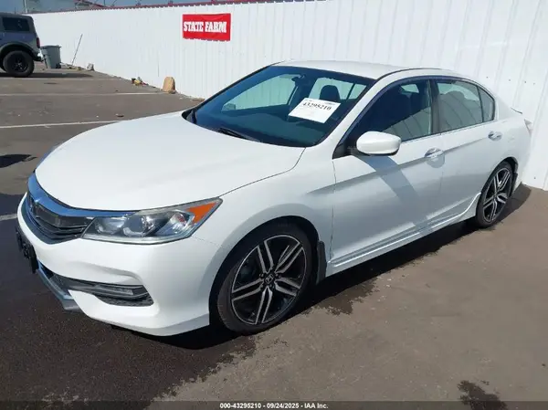 1HGCR2F11HA049200 2017 HONDA ACCORD - Image 2