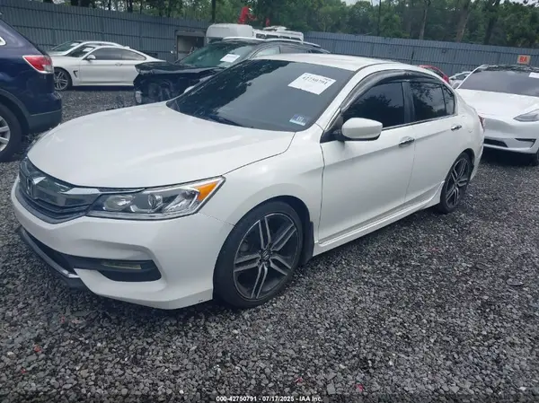 1HGCR2F11HA079796 2017 HONDA ACCORD - Image 2