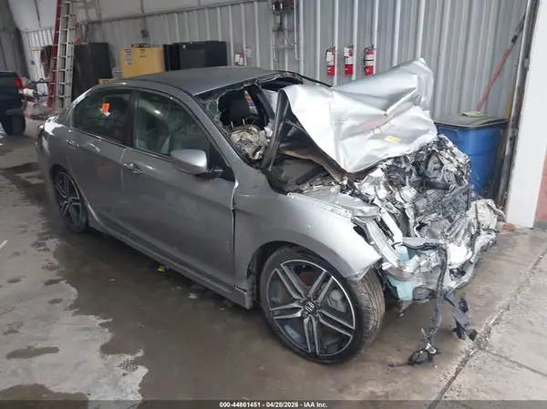 1HGCR2F11HA154688 2017 HONDA ACCORD - Image 1