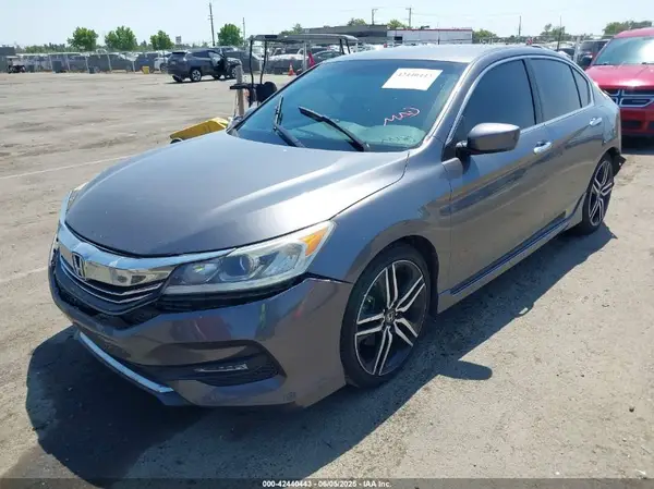 1HGCR2F11HA158305 2017 HONDA ACCORD - Image 2