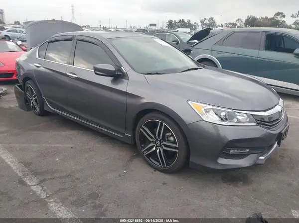 1HGCR2F11HA202688 2017 HONDA ACCORD - Image 1