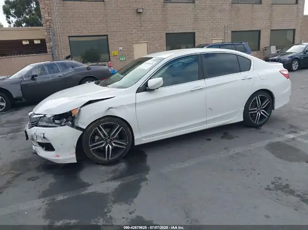 1HGCR2F12HA018943 2017 HONDA ACCORD - Image 2