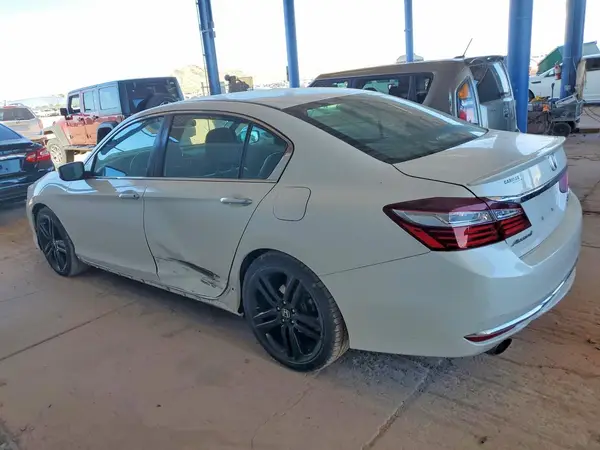 1HGCR2F12HA031076 2017 HONDA ACCORD - Image 2
