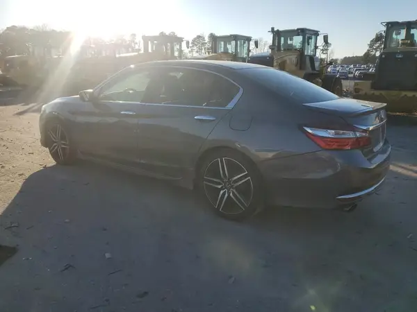 1HGCR2F12HA033765 2017 HONDA ACCORD - Image 2