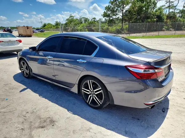 1HGCR2F12HA045107 2017 HONDA ACCORD - Image 2