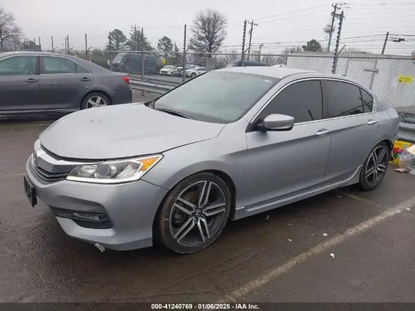 1HGCR2F12HA053952 2017 HONDA ACCORD - Image 2