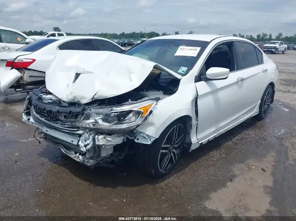 1HGCR2F12HA055913 2017 HONDA ACCORD - Image 2