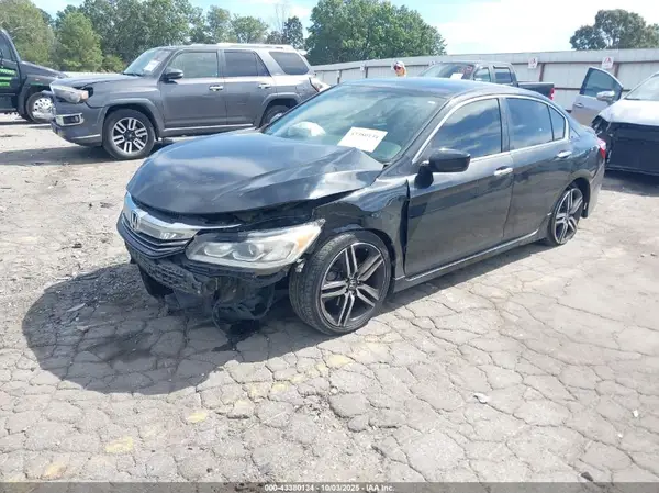 1HGCR2F12HA068113 2017 HONDA ACCORD - Image 2