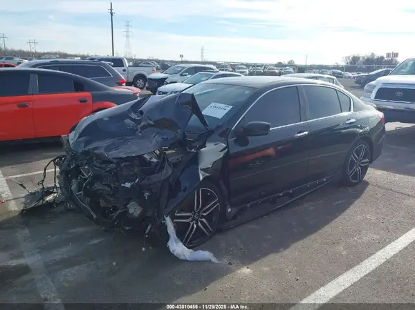 1HGCR2F12HA069794 2017 HONDA ACCORD - Image 2