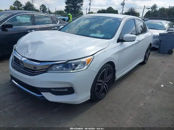 1HGCR2F12HA084344 2017 HONDA ACCORD - Image 2