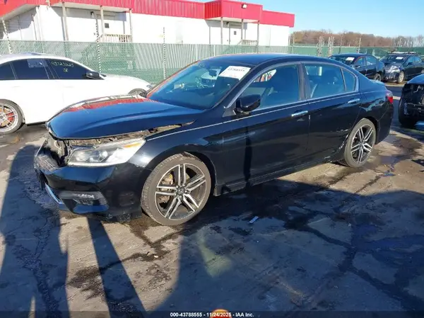 1HGCR2F12HA111350 2017 HONDA ACCORD - Image 2