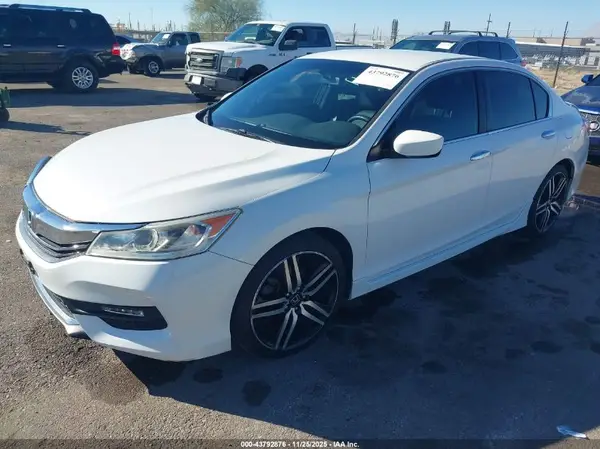 1HGCR2F12HA236395 2017 HONDA ACCORD - Image 2