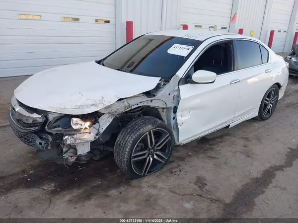 1HGCR2F12HA271292 2017 HONDA ACCORD - Image 2