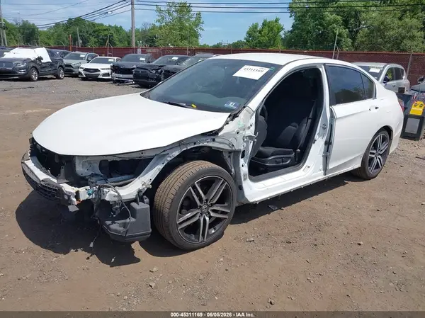 1HGCR2F12HA300256 2017 HONDA ACCORD - Image 2