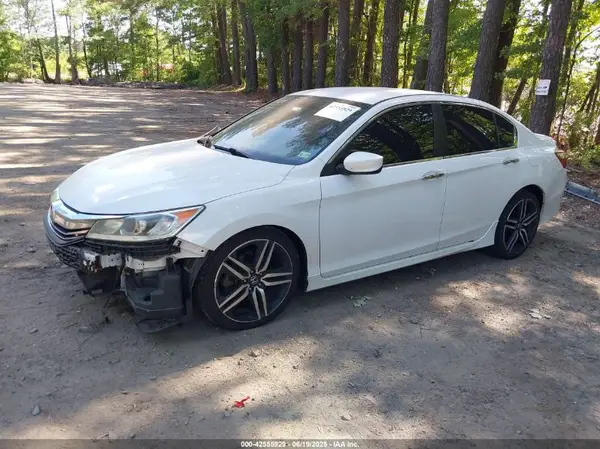 1HGCR2F13HA000127 2017 HONDA ACCORD - Image 2