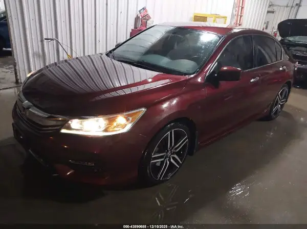 1HGCR2F13HA023827 2017 HONDA ACCORD - Image 2