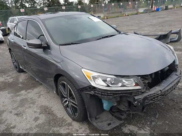 1HGCR2F13HA045181 2017 HONDA ACCORD - Image 1