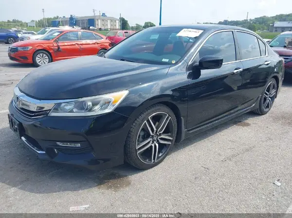 1HGCR2F13HA066239 2017 HONDA ACCORD - Image 2