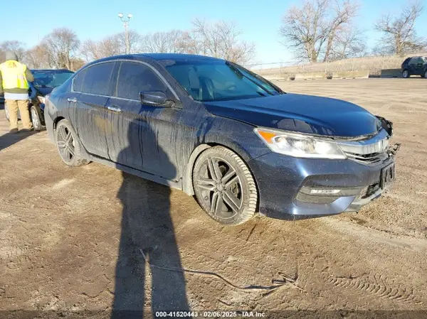 1HGCR2F13HA068766 2017 HONDA ACCORD - Image 1