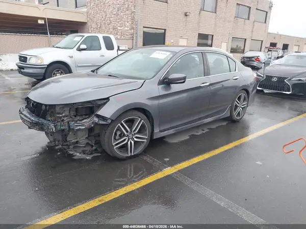 1HGCR2F13HA084787 2017 HONDA ACCORD - Image 2