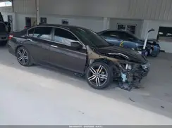 1HGCR2F13HA085132 2017 HONDA ACCORD