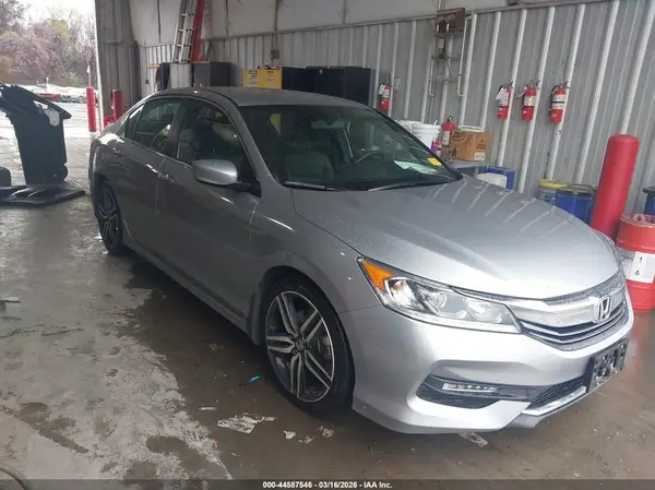 1HGCR2F13HA152571 2017 HONDA ACCORD - Image 1
