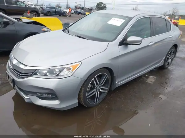 1HGCR2F13HA191967 2017 HONDA ACCORD - Image 2
