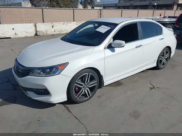 1HGCR2F13HA197963 2017 HONDA ACCORD - Image 2