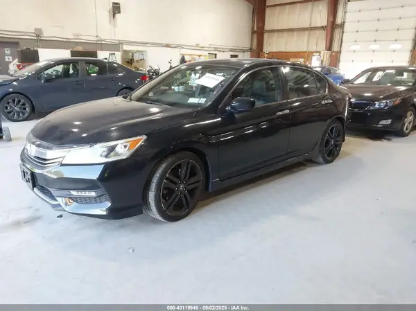 1HGCR2F13HA204684 2017 HONDA ACCORD - Image 2