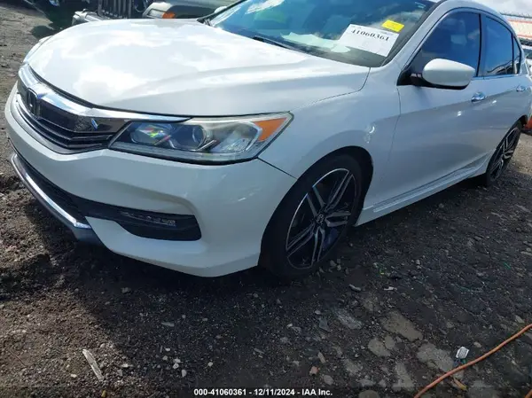 1HGCR2F13HA217208 2017 HONDA ACCORD - Image 2
