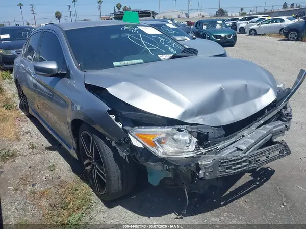 1HGCR2F13HA217368 2017 HONDA ACCORD - Image 1