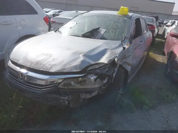 1HGCR2F14HA043150 2017 HONDA ACCORD - Image 2