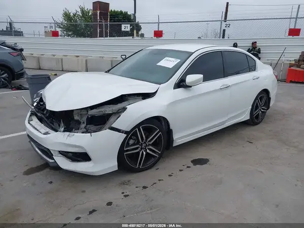 1HGCR2F14HA077511 2017 HONDA ACCORD - Image 2