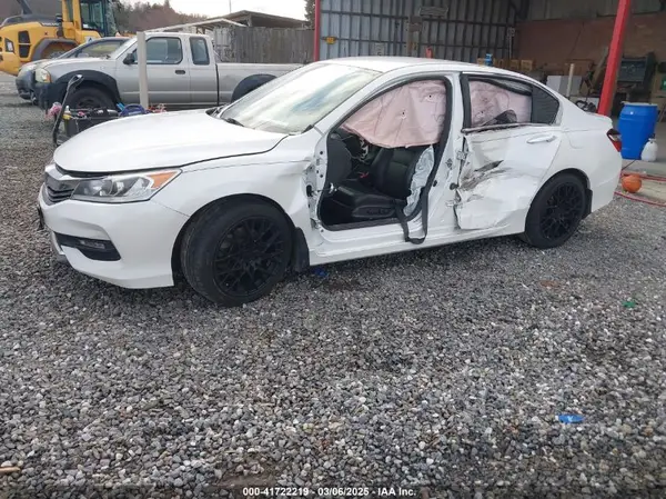 1HGCR2F14HA090131 2017 HONDA ACCORD - Image 2