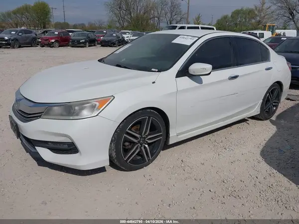 1HGCR2F14HA111107 2017 HONDA ACCORD - Image 2